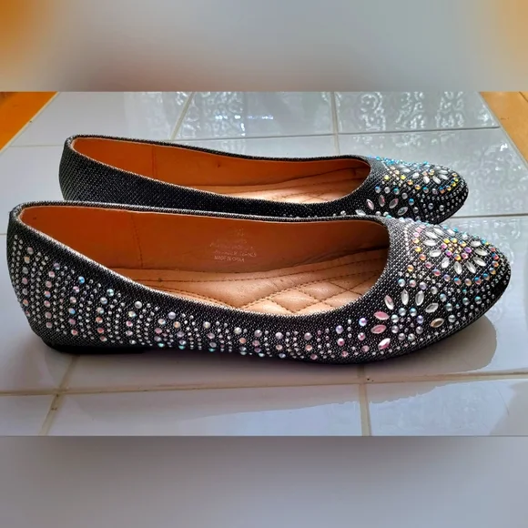 Sofia Taylor black Rhinestone flat slip on shoes size 9M. - Picture 2 of 5